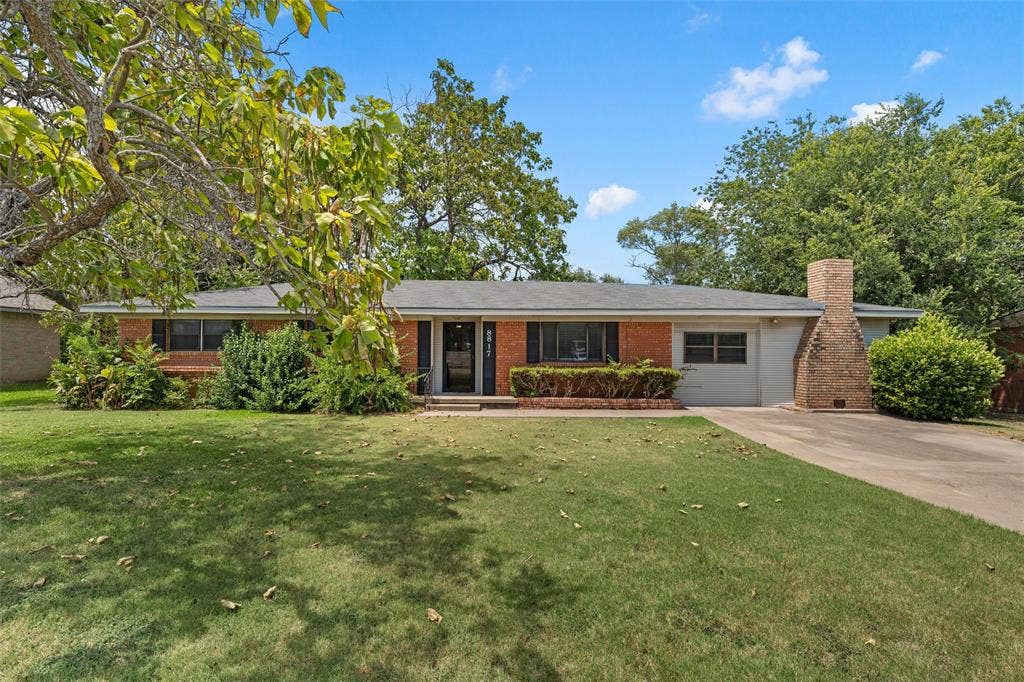 8817 Oakdale Drive, Woodway, TX 76712 8817 Oakdale Drive, Woodway, TX 76712