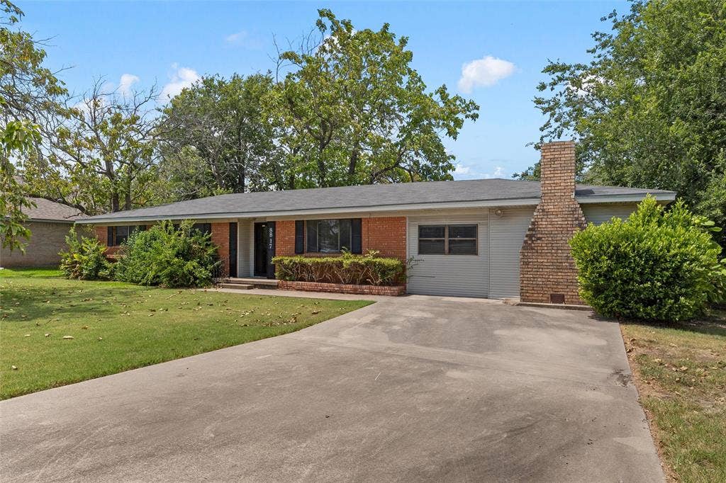 8817 Oakdale Drive, Woodway, TX 76712 8817 Oakdale Drive, Woodway, TX 76712