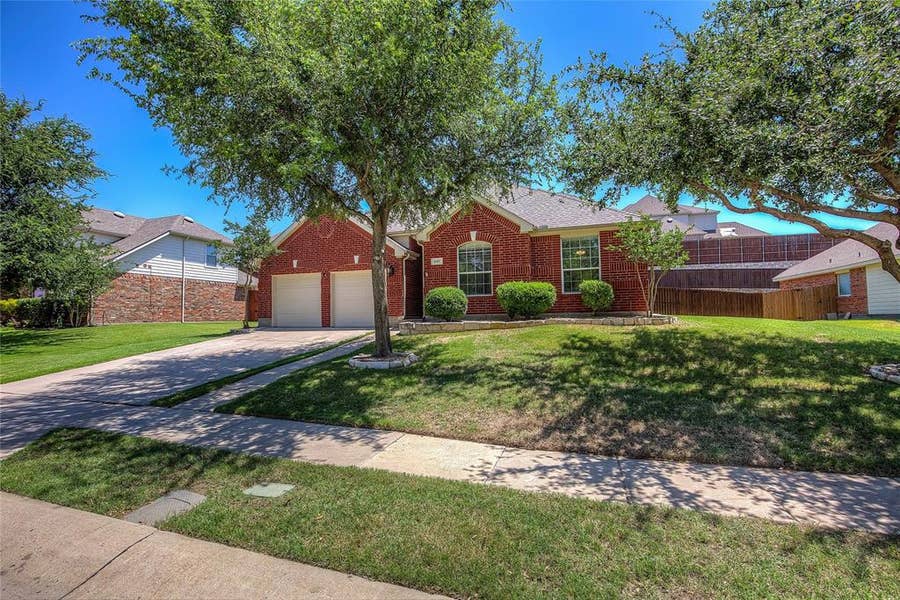 Property photo for 840 Brittany Way, Prosper, TX