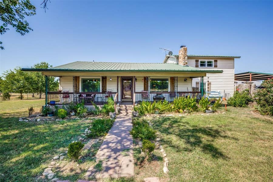 Property photo for 117 County Road 2646, Decatur, TX