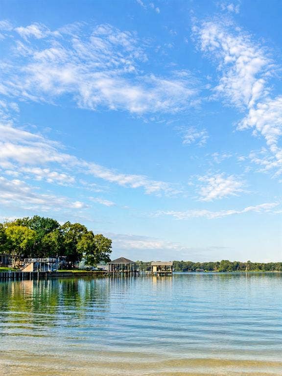 Property photo for 166 Oak Hills Drive, Mabank, TX