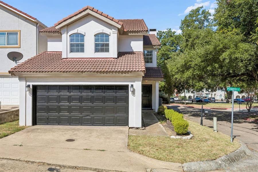 Property photo for 4200 Pompei Court, Rockwall, TX