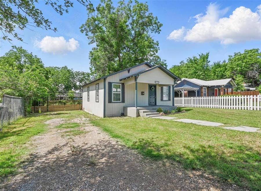 Property photo for 5511 Fletcher Avenue, Fort Worth, TX