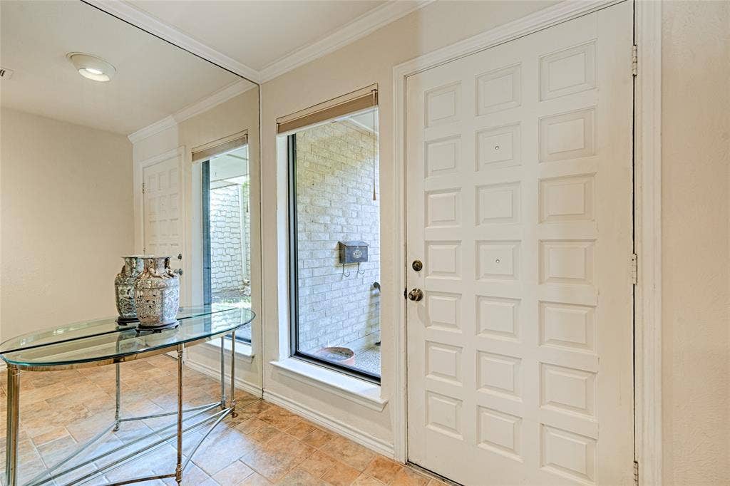 19 Country Lake Drive, Carrollton, TX 75006 19 Country Lake Drive, Carrollton, TX 75006