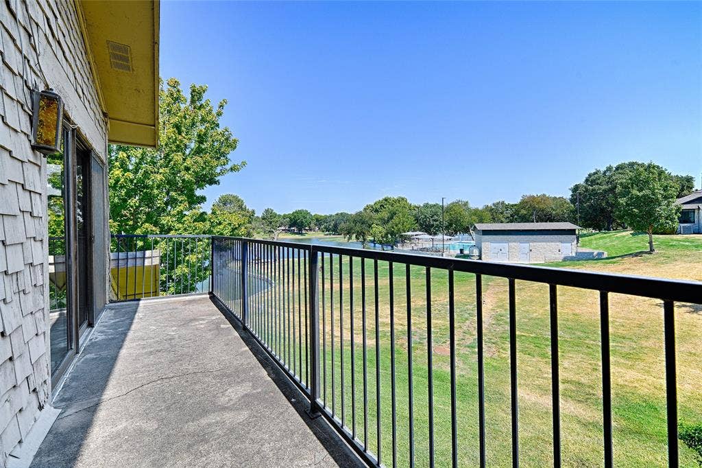19 Country Lake Drive, Carrollton, TX 75006 Primary Bedroom Balcony
