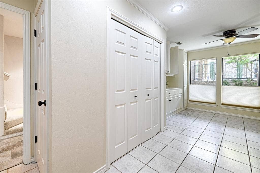 19 Country Lake Drive, Carrollton, TX 75006 Washer Dryer in the kitchen