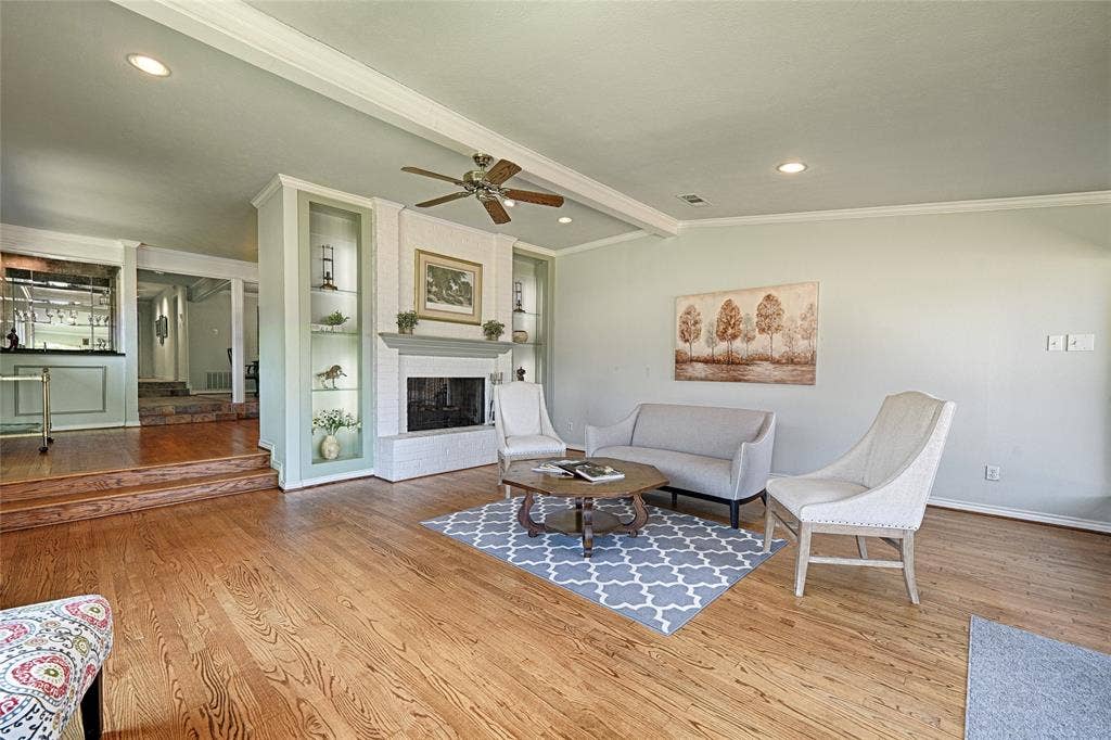 19 Country Lake Drive, Carrollton, TX 75006 Gas Fireplace