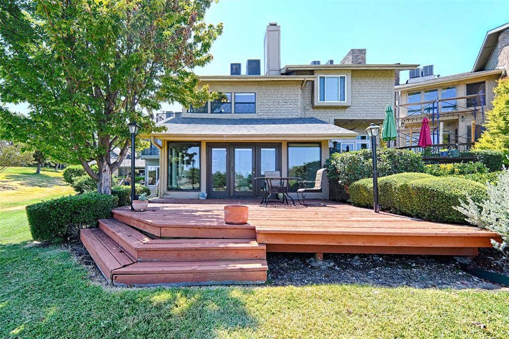 19 Country Lake Drive, Carrollton, TX 75006 19 Country Lake Drive, Carrollton, TX 75006