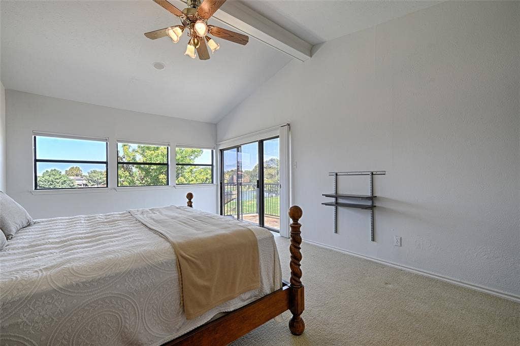 19 Country Lake Drive, Carrollton, TX 75006 Primary Bedroom with 2 large walkin closets