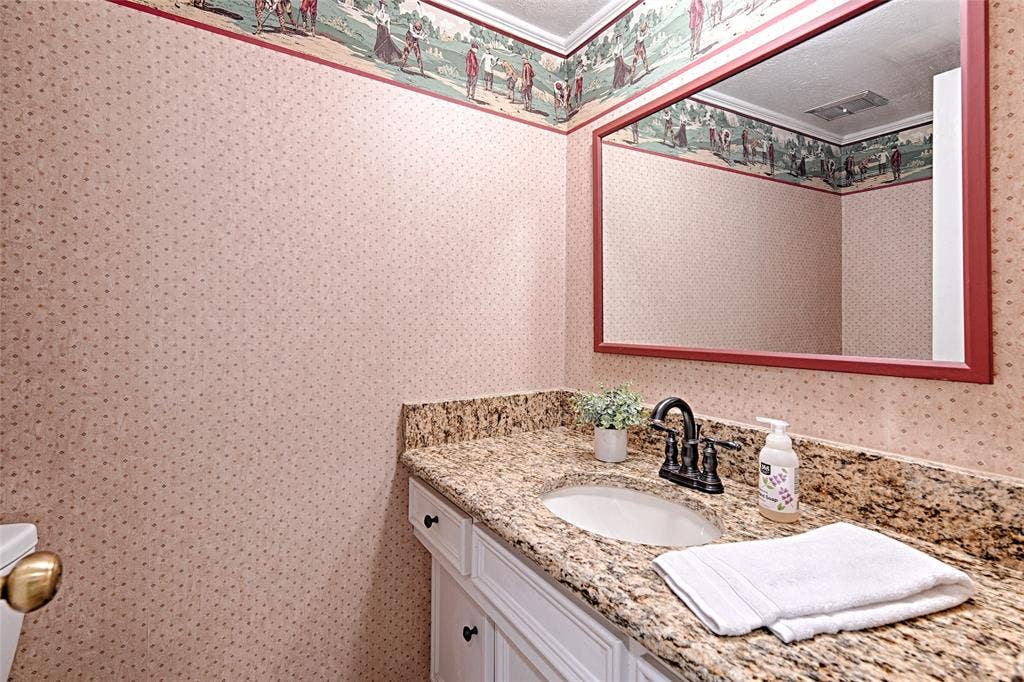 19 Country Lake Drive, Carrollton, TX 75006 Half Bath