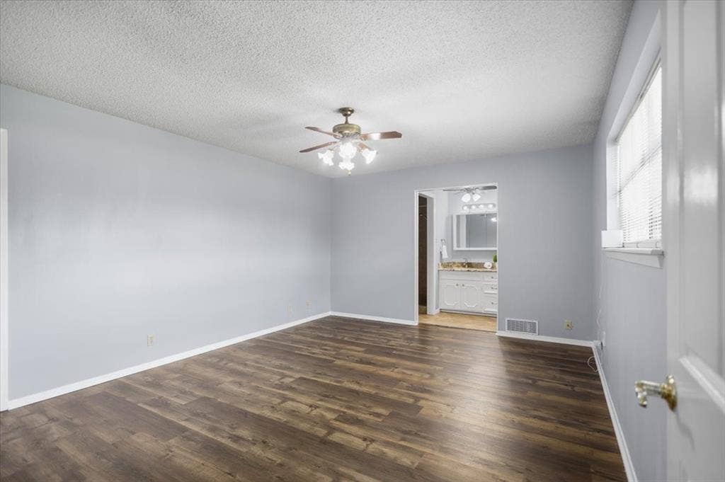 1100 Foxglove Lane, Tyler, TX 75703 1100 Foxglove Lane, Tyler, TX 75703