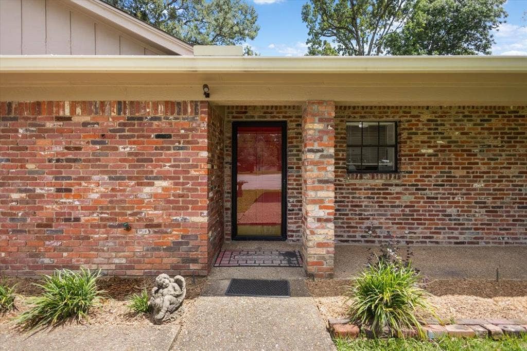 1100 Foxglove Lane, Tyler, TX 75703 1100 Foxglove Lane, Tyler, TX 75703