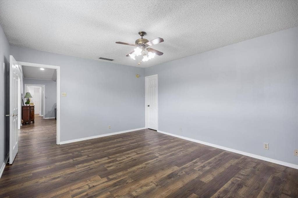 1100 Foxglove Lane, Tyler, TX 75703 1100 Foxglove Lane, Tyler, TX 75703