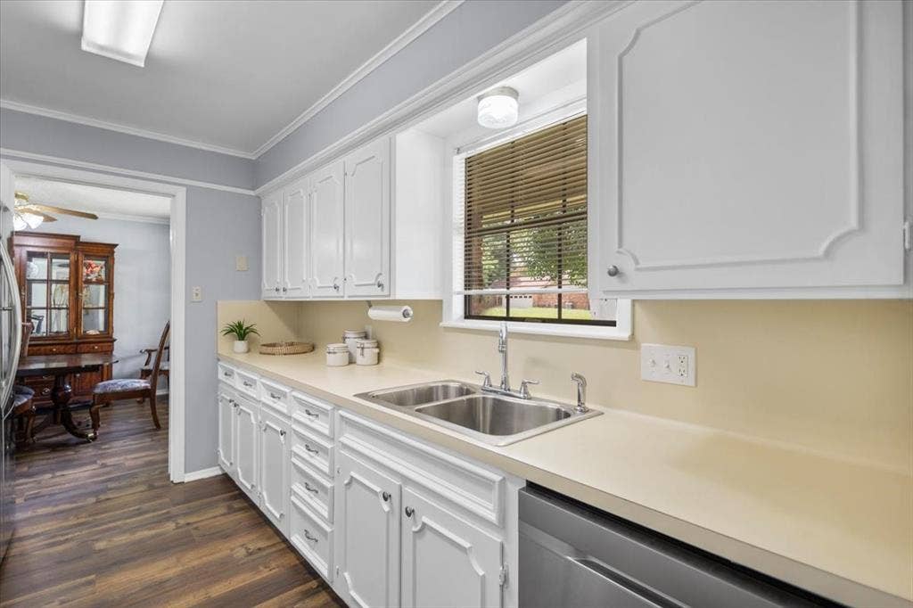 1100 Foxglove Lane, Tyler, TX 75703 1100 Foxglove Lane, Tyler, TX 75703