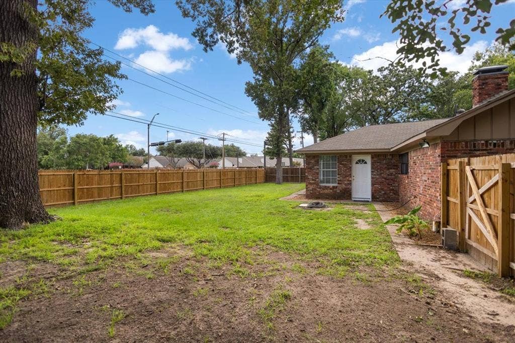 1100 Foxglove Lane, Tyler, TX 75703 1100 Foxglove Lane, Tyler, TX 75703