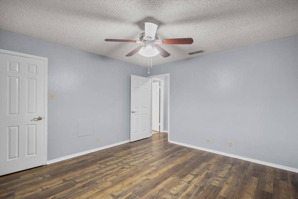 1100 Foxglove Lane, Tyler, TX 75703 1100 Foxglove Lane, Tyler, TX 75703