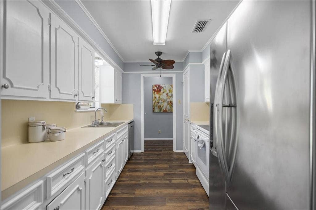 1100 Foxglove Lane, Tyler, TX 75703 1100 Foxglove Lane, Tyler, TX 75703