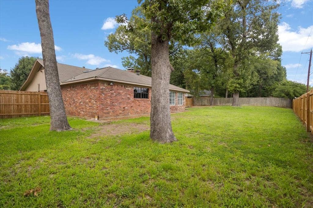 1100 Foxglove Lane, Tyler, TX 75703 1100 Foxglove Lane, Tyler, TX 75703