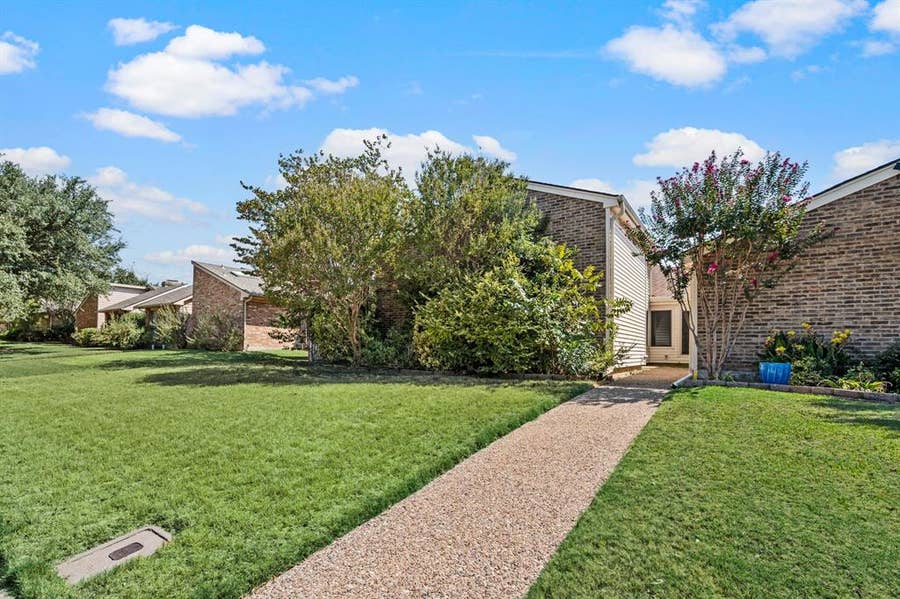 Property photo for 16408 Lauder Lane, Dallas, TX