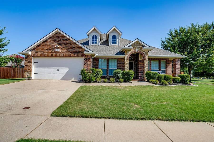 Property photo for 6 Beechcreek Drive, Edgecliff Village, TX