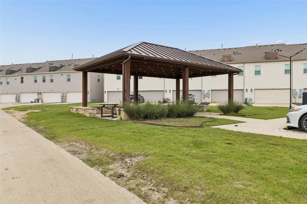 9901 Schramm Street, Irving, TX 75063 9901 Schramm Street, Irving, TX 75063