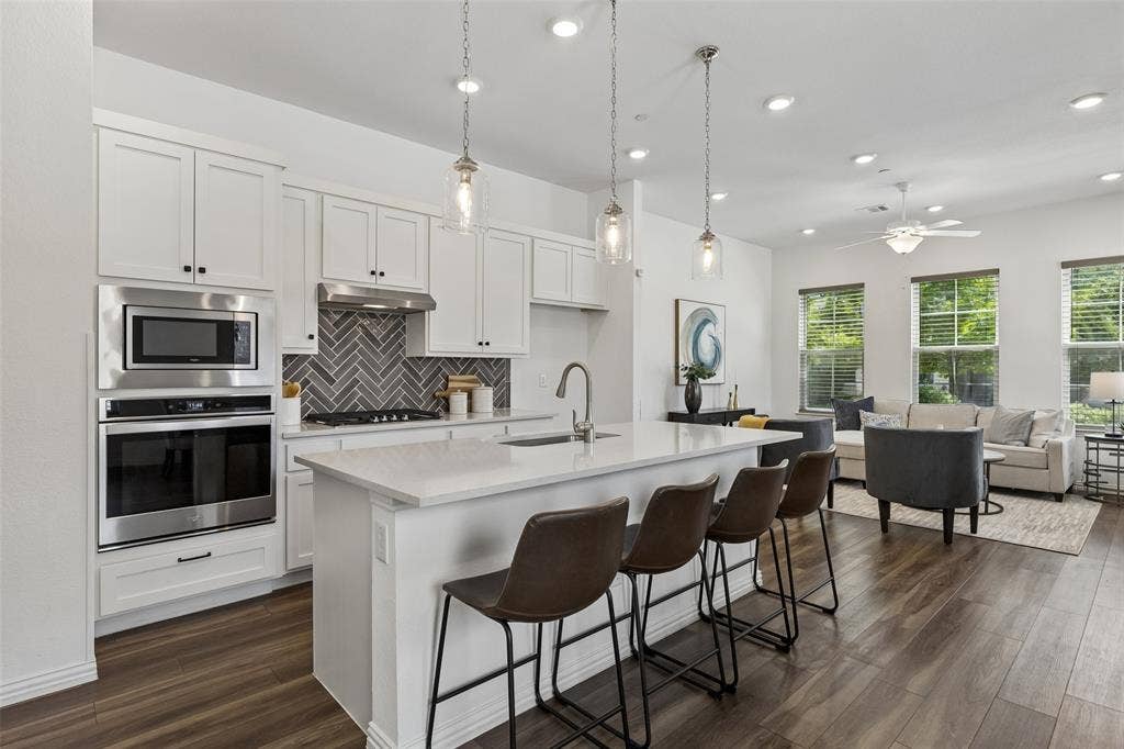 9901 Schramm Street, Irving, TX 75063 9901 Schramm Street, Irving, TX 75063