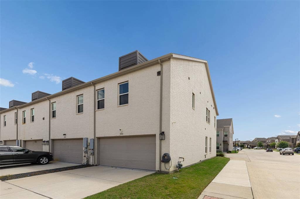 9901 Schramm Street, Irving, TX 75063 9901 Schramm Street, Irving, TX 75063