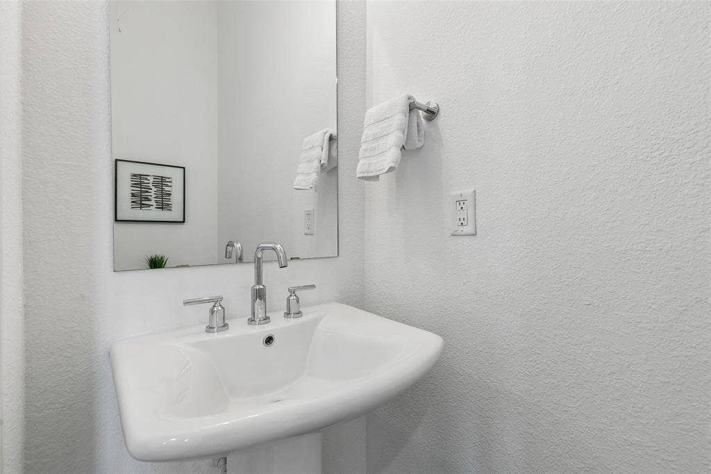9901 Schramm Street, Irving, TX 75063 9901 Schramm Street, Irving, TX 75063