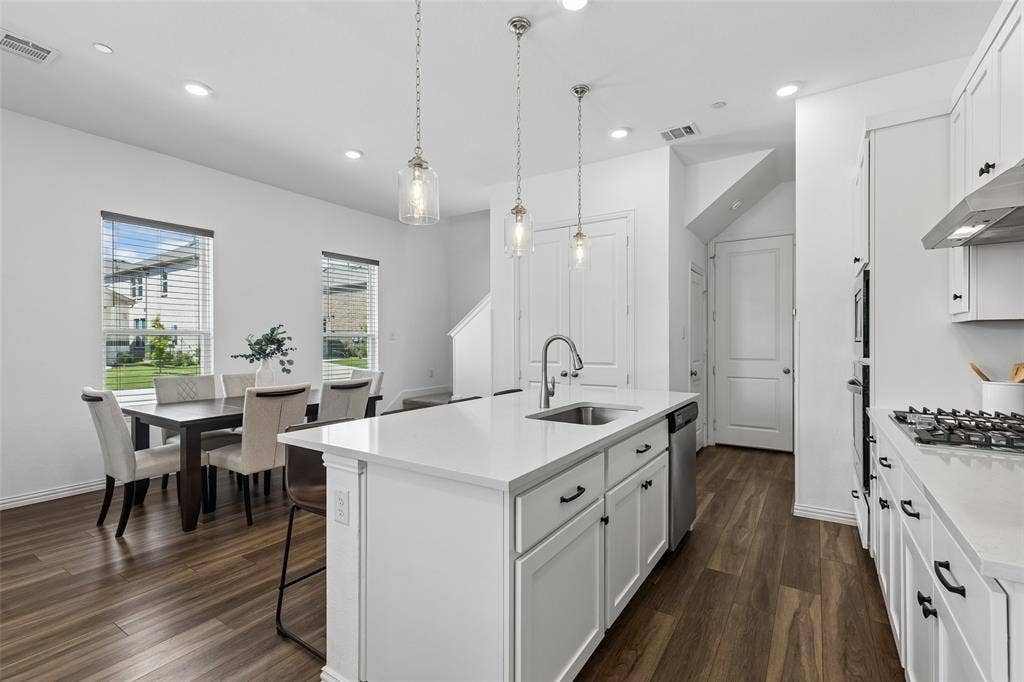 9901 Schramm Street, Irving, TX 75063 9901 Schramm Street, Irving, TX 75063