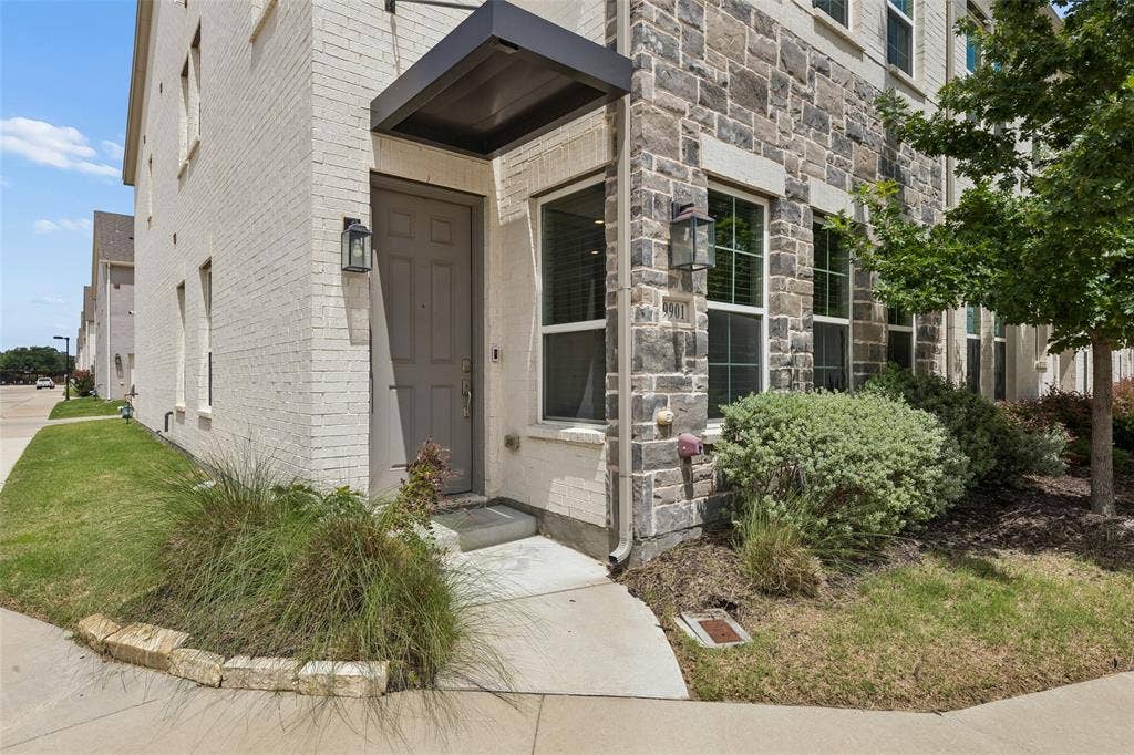 9901 Schramm Street, Irving, TX 75063 9901 Schramm Street, Irving, TX 75063