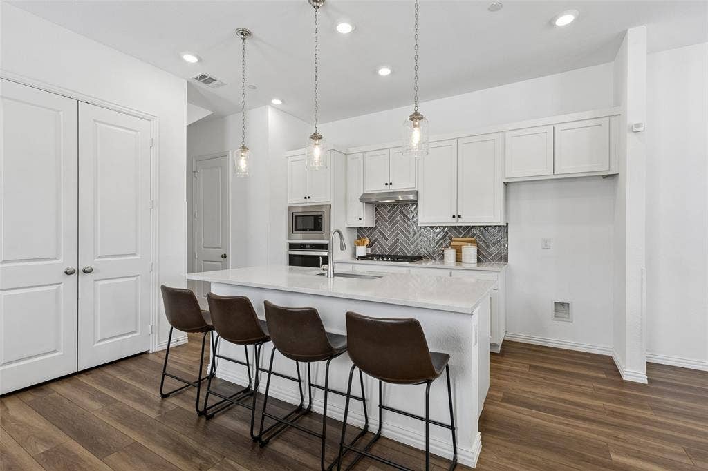 9901 Schramm Street, Irving, TX 75063 9901 Schramm Street, Irving, TX 75063