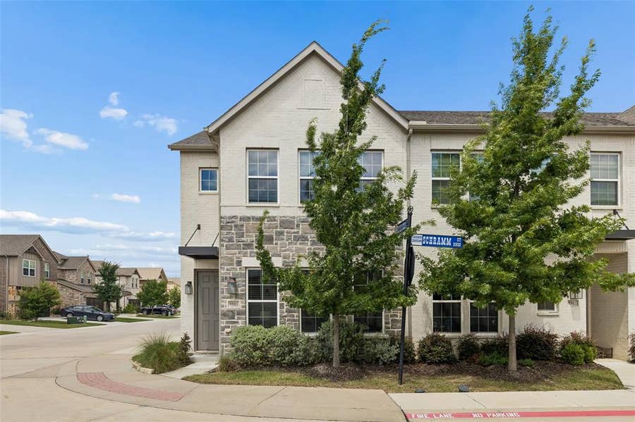 Property photo for 9901 Schramm Street, Irving, TX