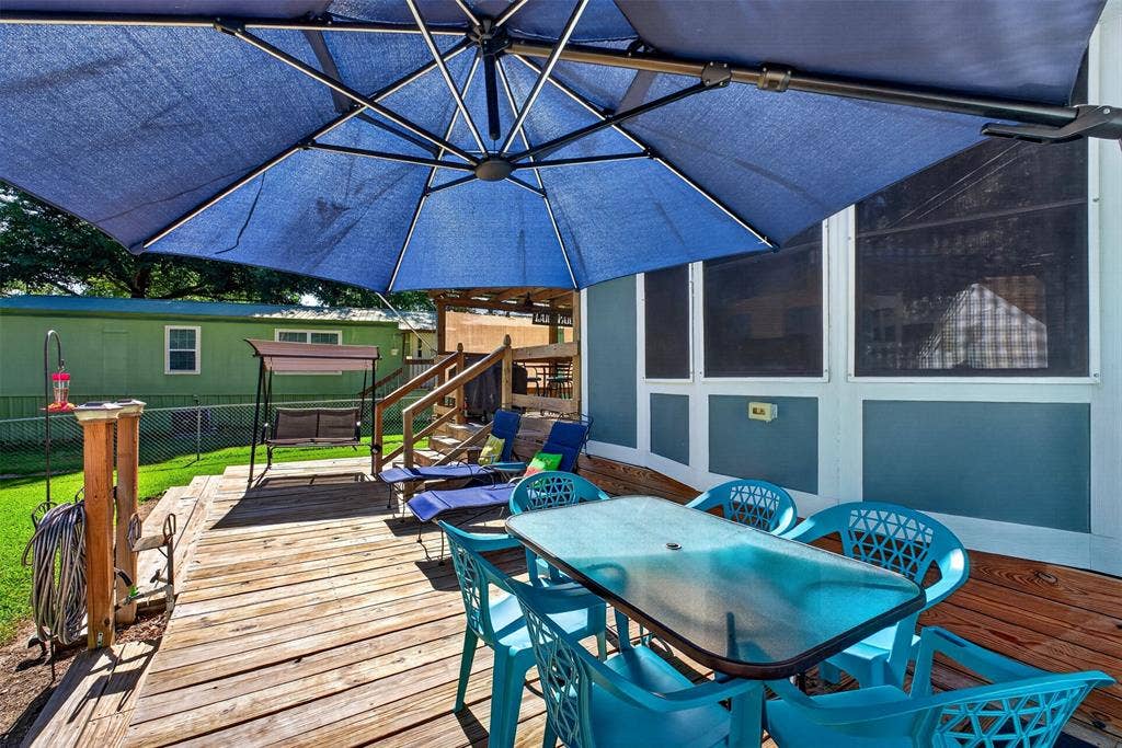 21165 Charina Circle, Chandler, TX 75758 Need a little fresh air, step onto the deck