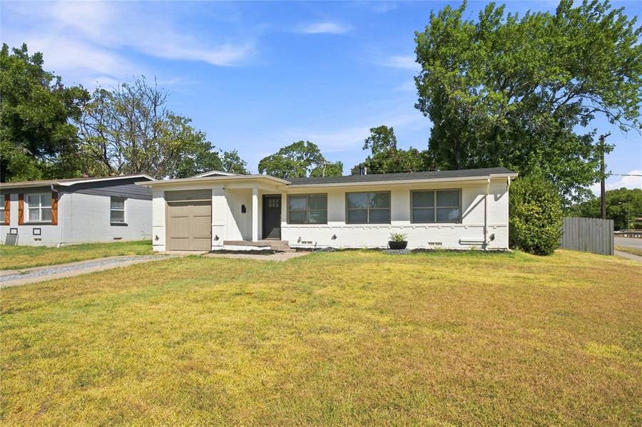 Property photo for 3243 Mayhew Drive, Dallas, TX
