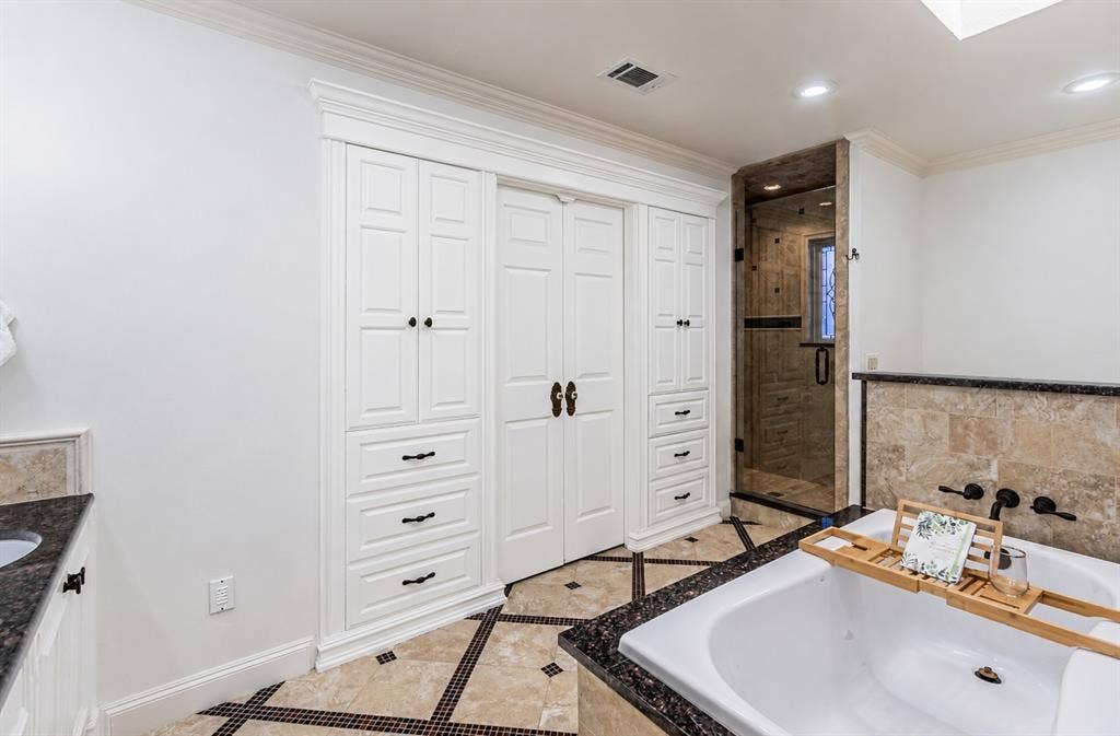 2509 Shadow Lane Drive, McKinney, TX 75072 Primary bathroom