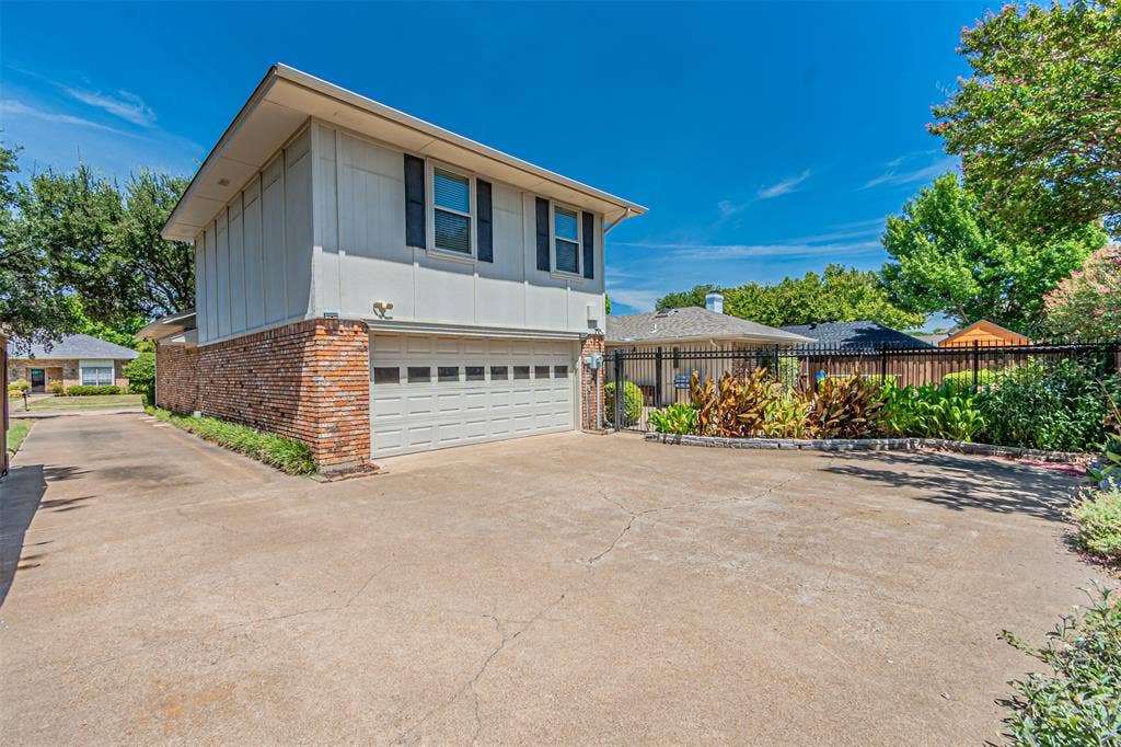 2509 Shadow Lane Drive, McKinney, TX 75072 Rear entry garage