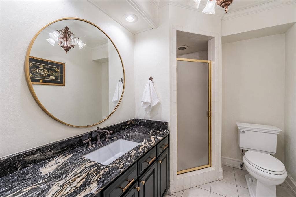 2509 Shadow Lane Drive, McKinney, TX 75072 One of four full baths