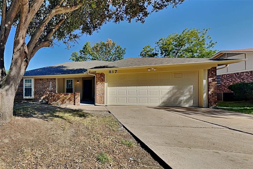 817 Lynne Lane, Burleson, TX 76028 817 Lynne Lane, Burleson, TX 76028