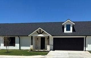 Property photo for 204 E Ewell Street, Granbury, TX