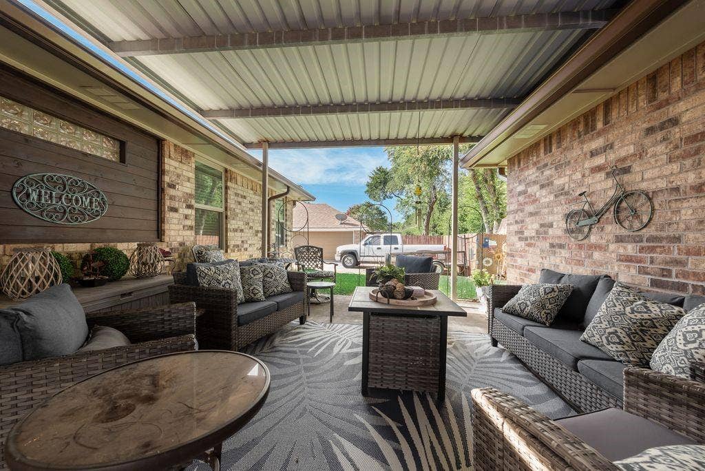 3713 Ridgewood Drive, Grand Prairie, TX 75052 Outdoor living