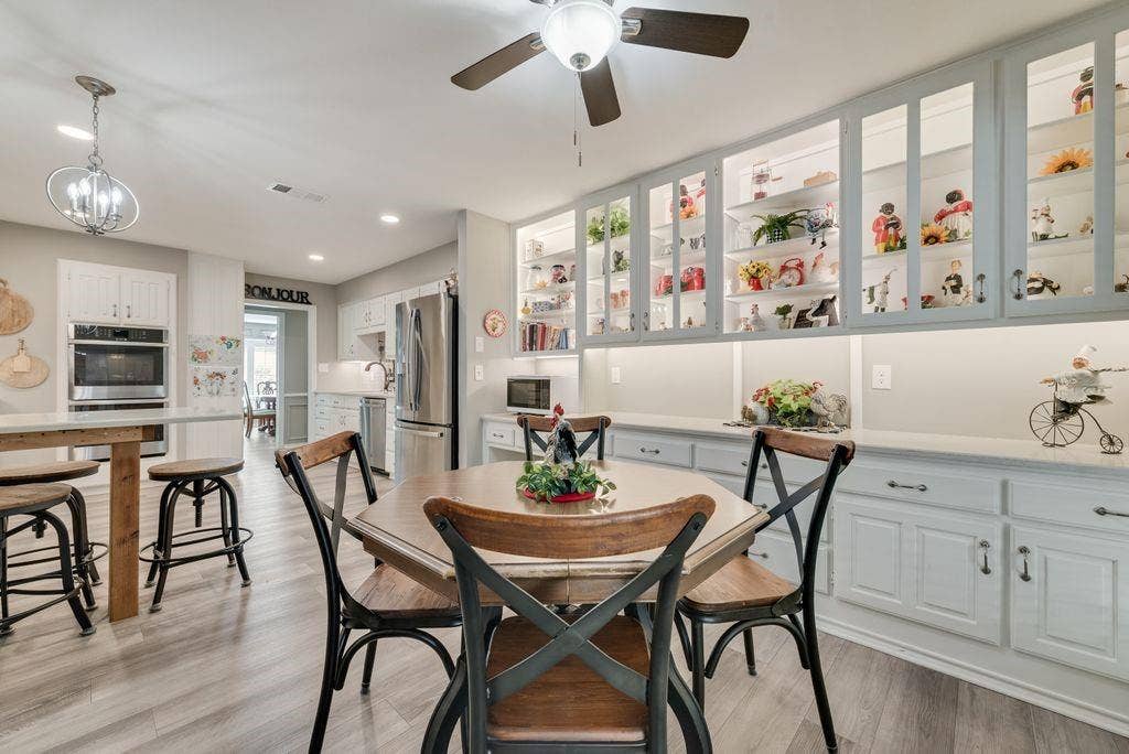 3713 Ridgewood Drive, Grand Prairie, TX 75052 Shelving with lighting