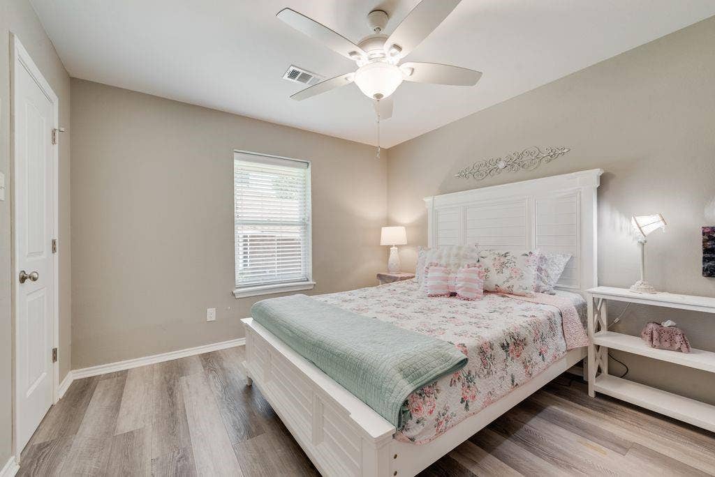 3713 Ridgewood Drive, Grand Prairie, TX 75052 3713 Ridgewood Drive, Grand Prairie, TX 75052