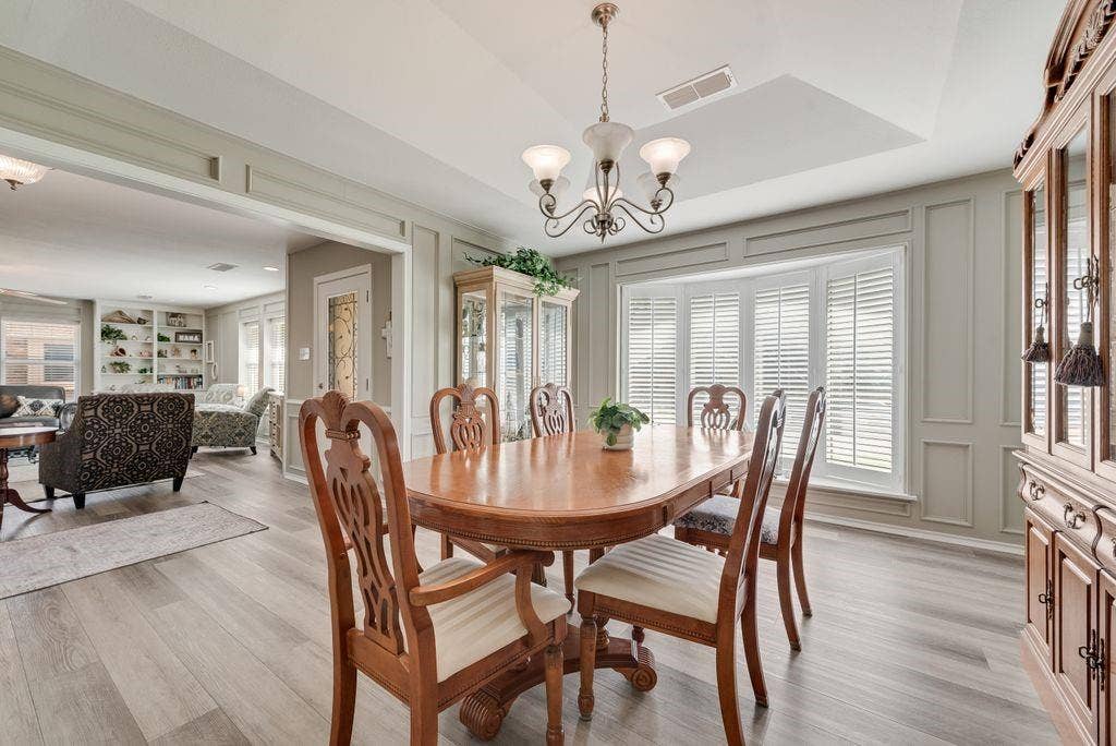 3713 Ridgewood Drive, Grand Prairie, TX 75052 Open floor plan