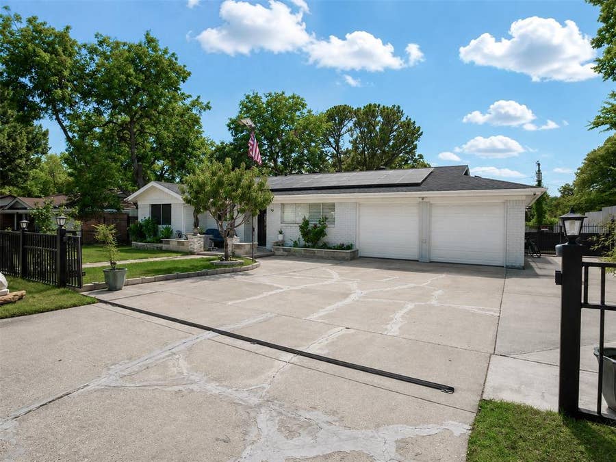 Property photo for 500 Oakwood Drive, Euless, TX