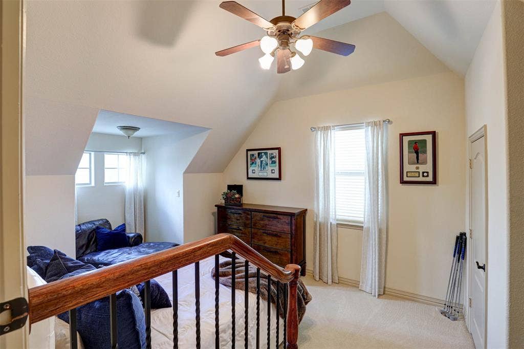 2141 Farrington Lane, Hurst, TX 76054