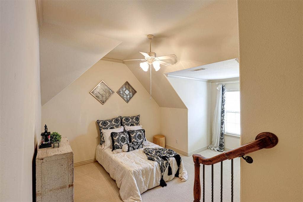 2141 Farrington Lane, Hurst, TX 76054