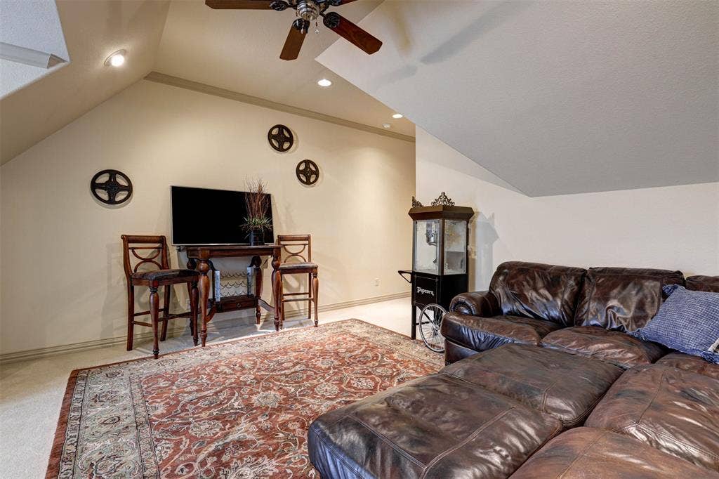 2141 Farrington Lane, Hurst, TX 76054