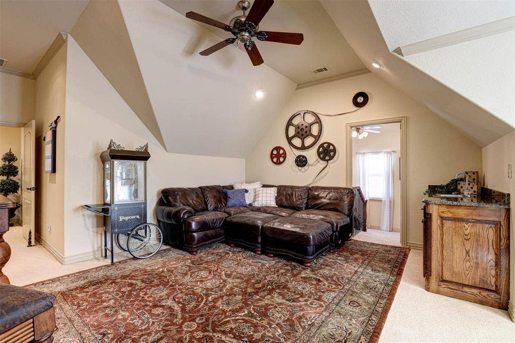 2141 Farrington Lane, Hurst, TX 76054