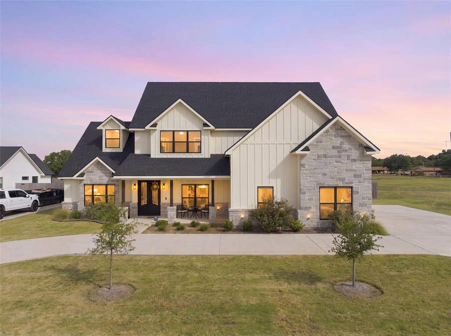 Property photo for 120 Big Catch Lane, Robinson, TX