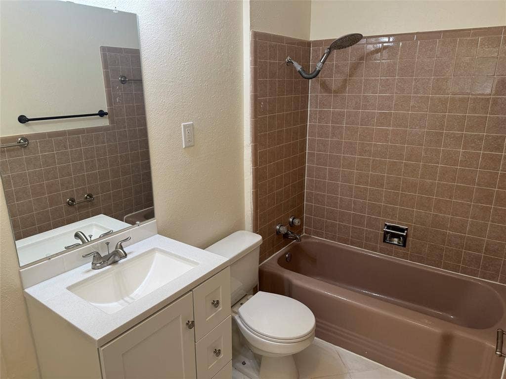 1306 Amherst Drive, Denton, TX 76201 1306 Amherst Drive, Denton, TX 76201